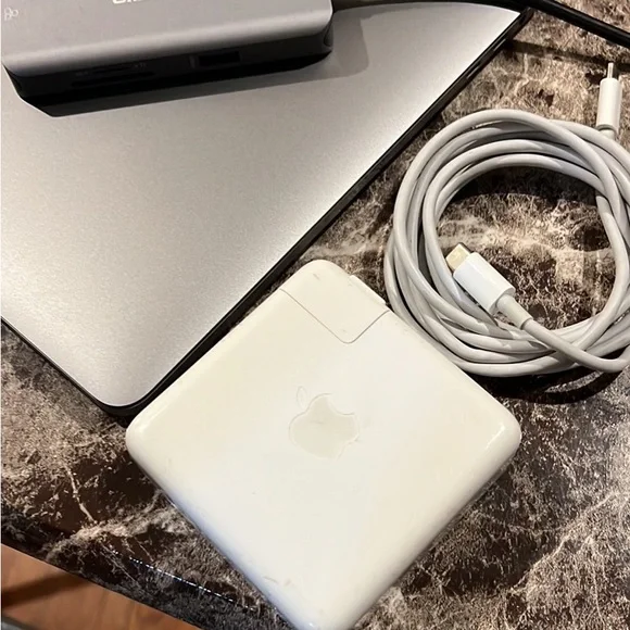 MacBook Pro 13” (2020) 32GB RAM